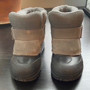 Grey and Black North Face Toddler Alpenglow II Winter Boots